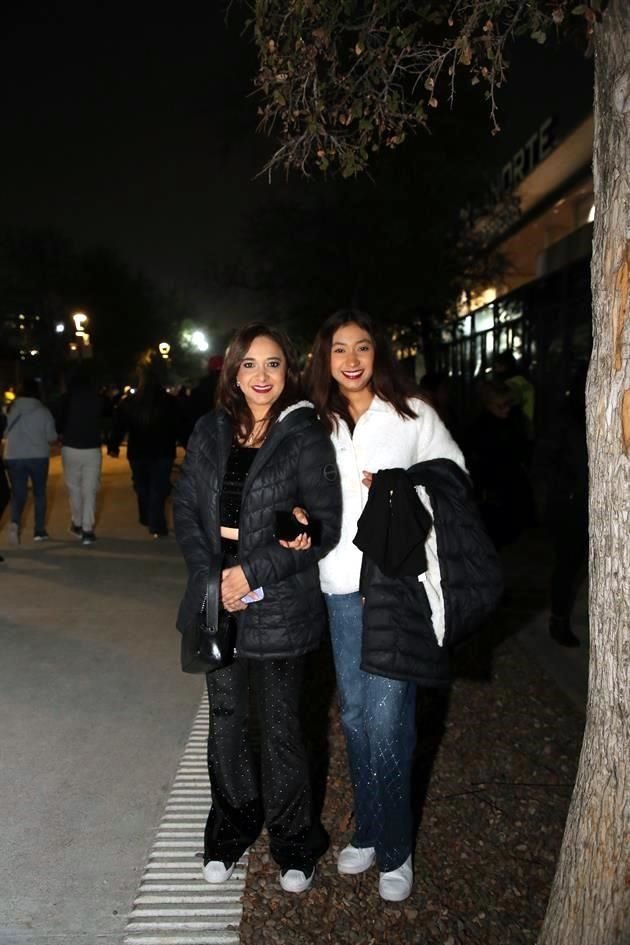 Mary Mendoza y Valeria Mendoza