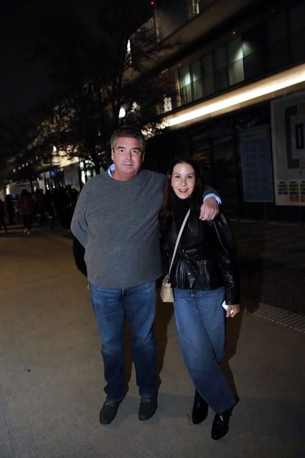 Juan Mario Garza y Cristina de León De Garza
