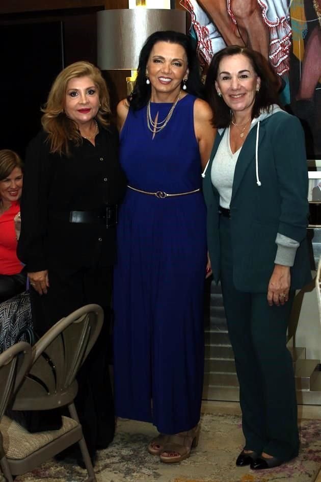 Claudia Chávez de García, Mónica Galván de Morton y Lourdes Suárez