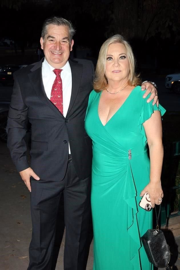 Enrique Castillón y Gaby Parás