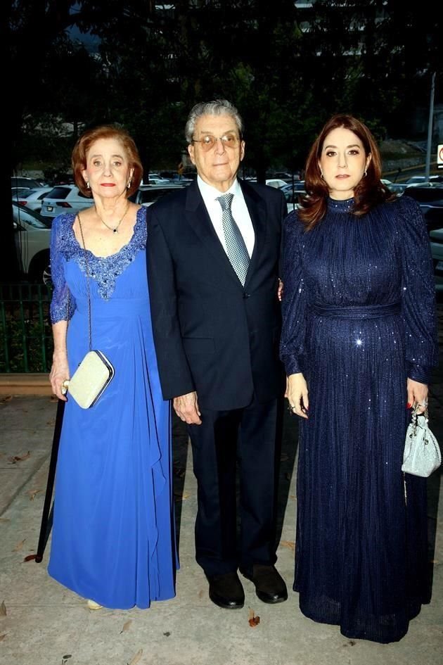 Pilar Lobeira de Madero, Guillermo Madero y Fernanda Madero