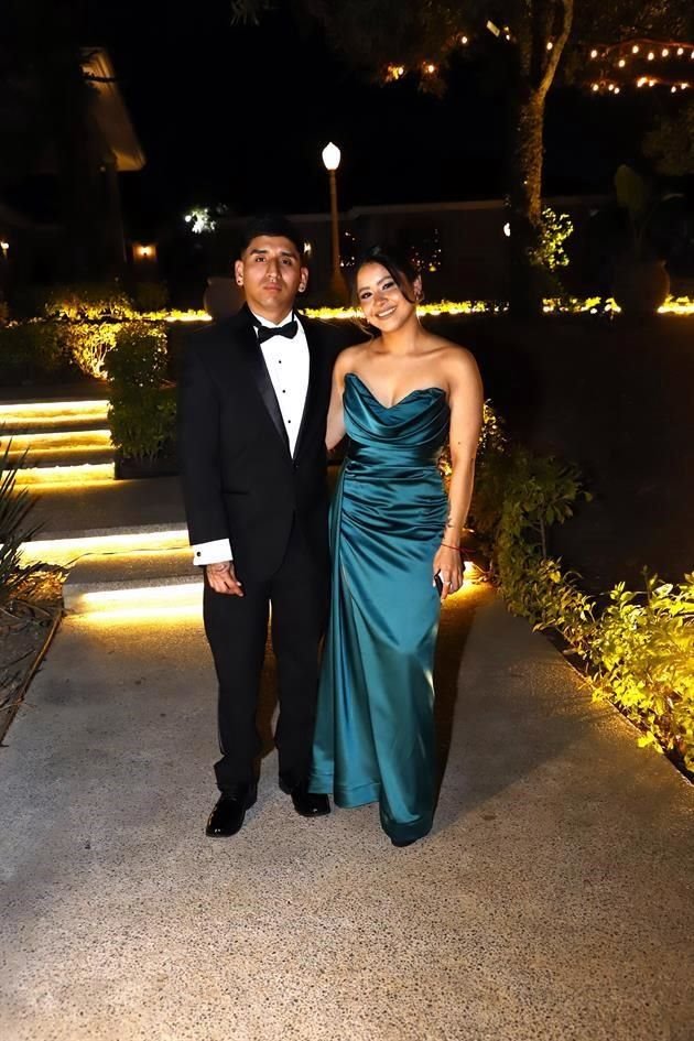 Édgar Coronado y Hillary Álvarez