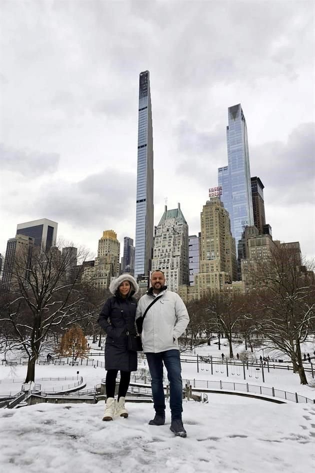 Itza Luna y Francisco Jasso