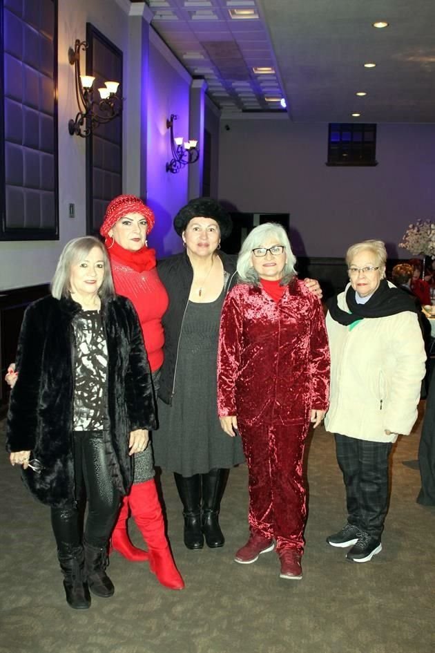 Corina Espinosa, Juany Elma Garza, Diana Espinosa, Victoria Ávila y María Elena Espinosa