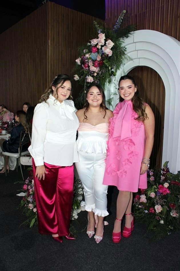 Alicia Garvi, Mariana Garvi y Andrea Garvi