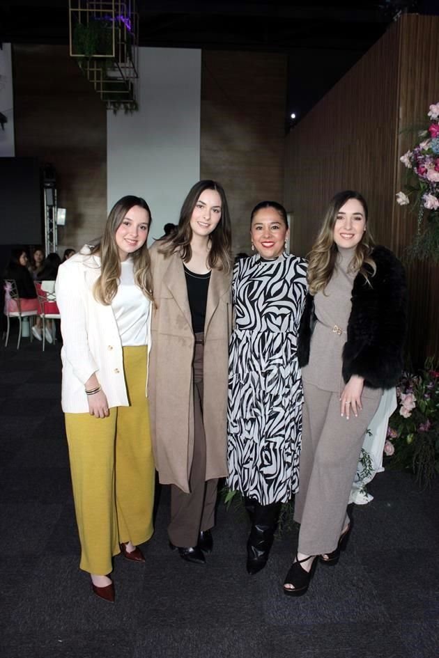 Ilse Sandoval, Marifer Sandoval, Olga María Muñoz y Ana Sandoval