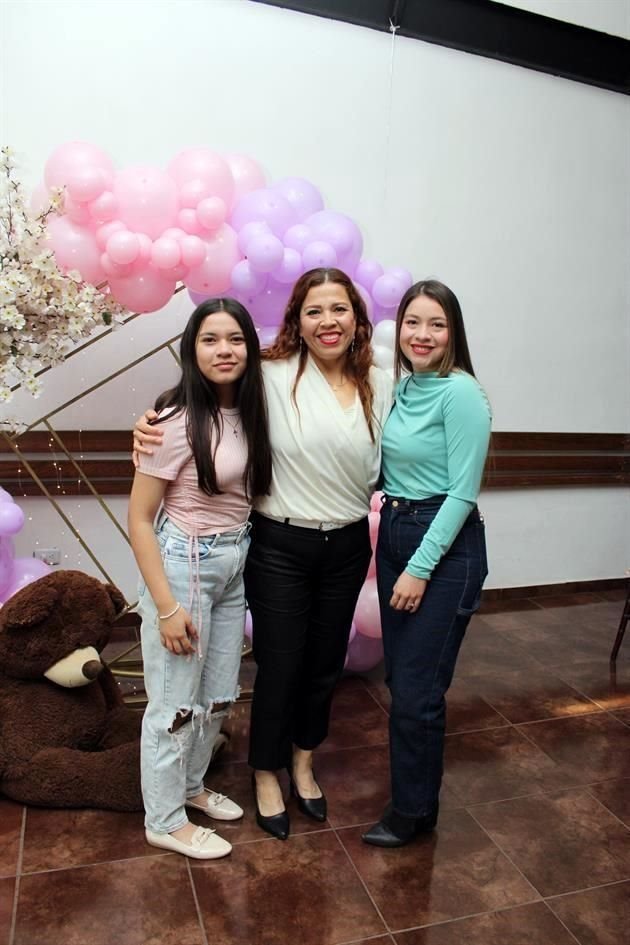 Alejandra Muñiz, Érika Rivera y Edith Muñiz