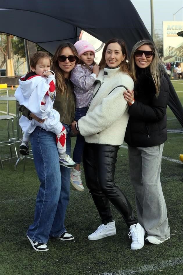 Mauro Putz, Claudia Reyna de Putz, Renata González, Mariana Garza y Marissa Treviño