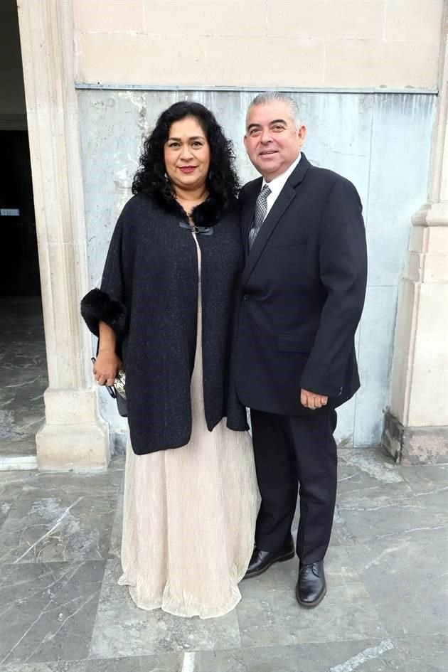 Berenice Gutiérrez e Enrique Izarraras