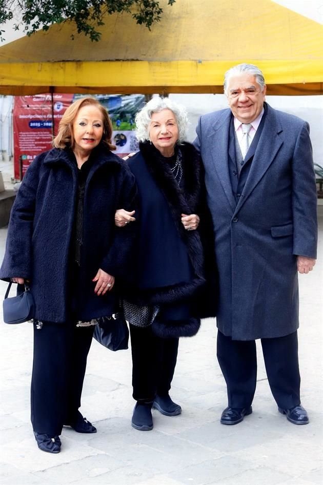 Lucila Maldonado de Fernández, Alicia Maldonado y Javier Fernández