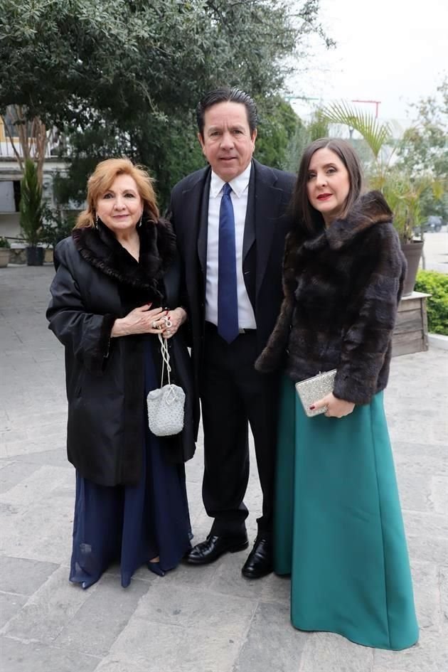 Hortensia Maldonado, Luis Valdez e Imelda Vallina