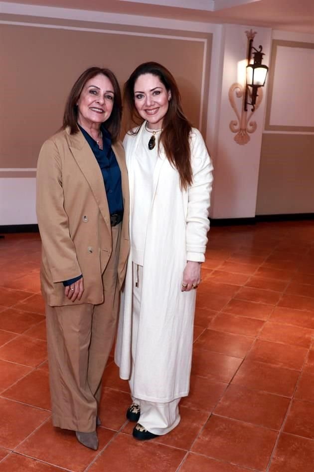 Graciela Reyes y Marcela Botello