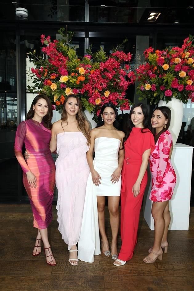 Perla Arato, Yareli Ordóñez, Lorena Chapa, Lariza Treviño y Claudia Contreras