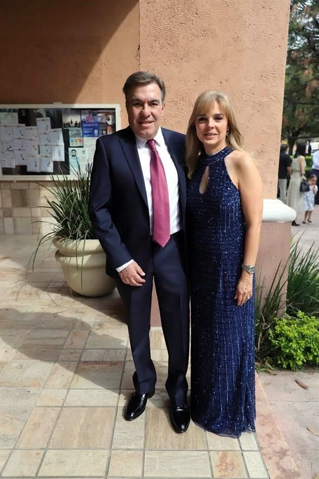 Carlos Garza y Marcela Botello de Garza