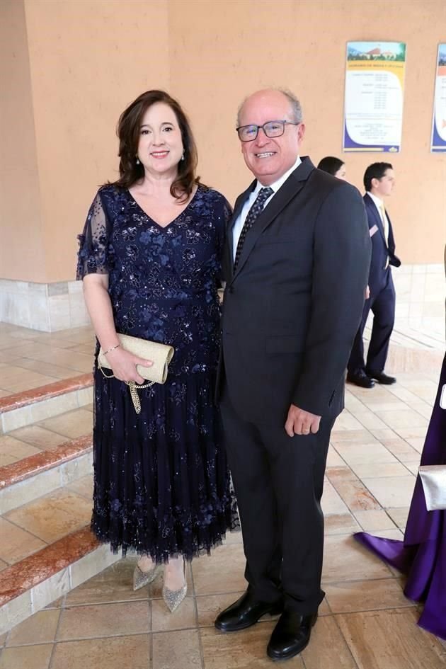 Alejandra Aldape de Canseco y Rodolfo Canseco
