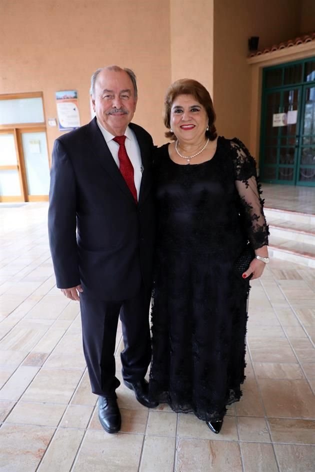 Arturo López y Mirna Rea