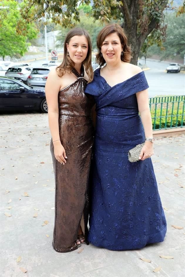 Isabel González Villarreal y Blanca Villarreal de González