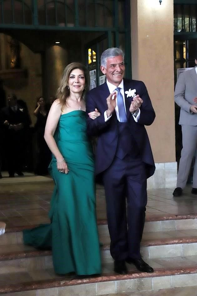 Alejandra Martínez de Treviño y Luis Treviño Guajardo, papás de la novia 