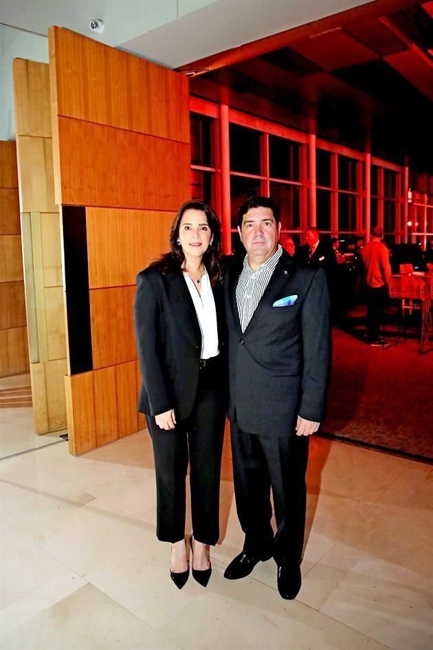 Ivonne Martínez de Vega y Alejandro Vega