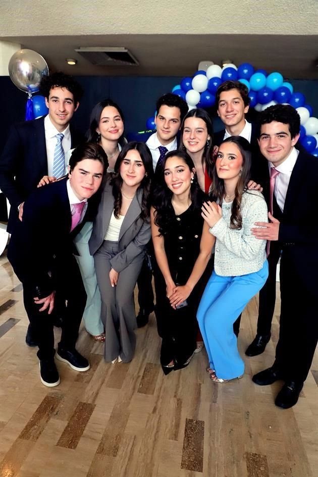 Mateo Rodríguez, Mina Garza, Manolo Huerta, Catalina Maiz, Federico Clariond, Hernán Garza, Sofía Martínez, Balbina Junco, Regina Páez y Gabriel Cárdenas