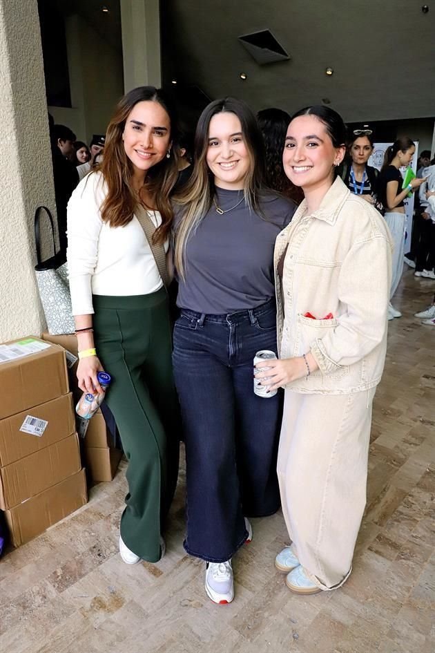 Carolina Hernández, Ana Fernanda de la Paz y Regina Velasco