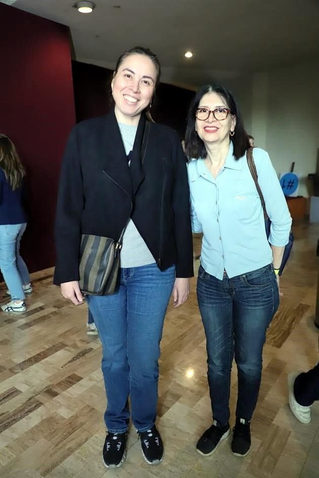 Aída Gallegos y Patricia Conde