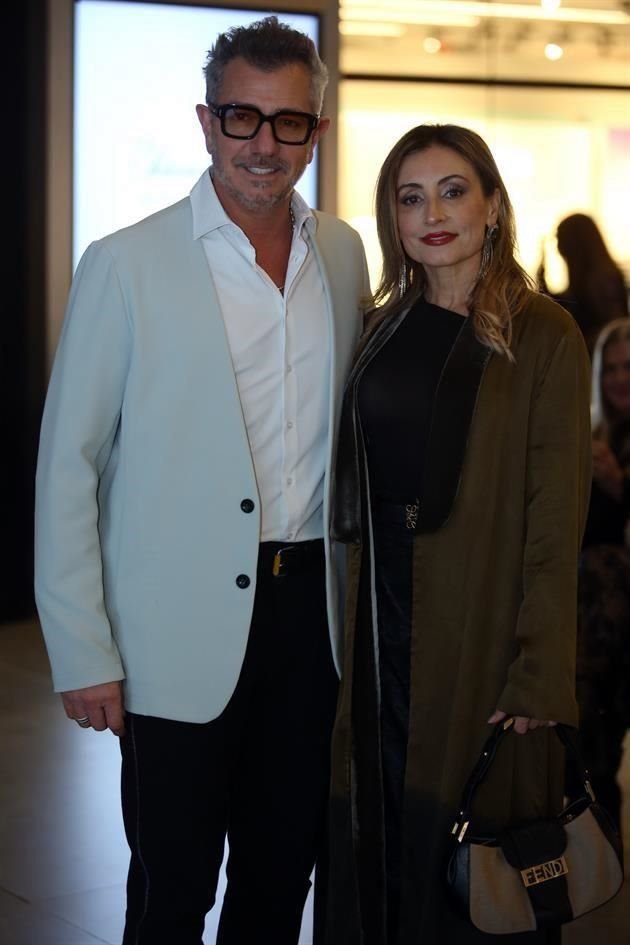 Marco Becerra y Lourdes Tirado de Becerra