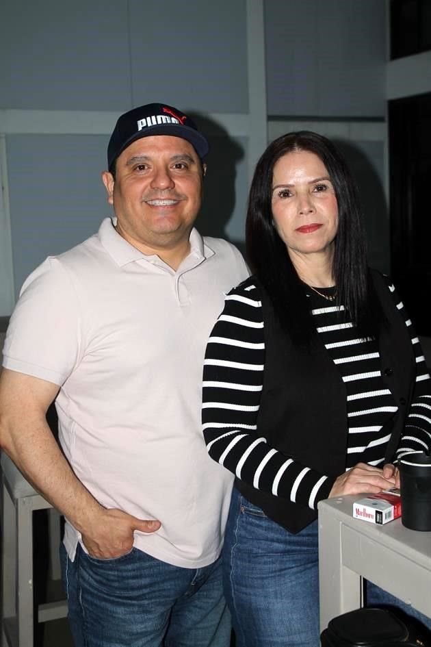 Eligio de la Garza y Mayra Cantú