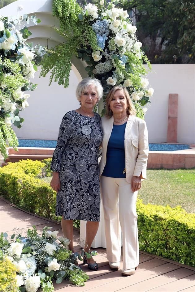 Tere Quintanilla y Diana Flores de Salinas