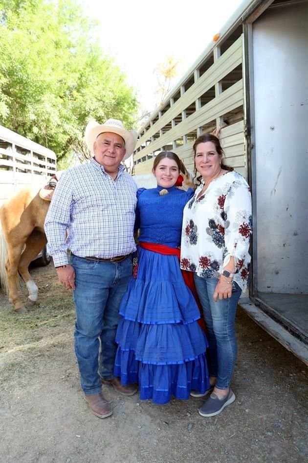 Mario Contreras, Isabela Contreras y Lucero Pérez