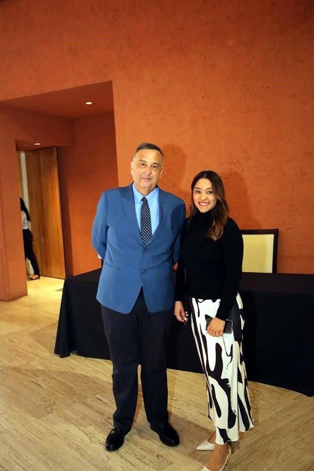 Alberto Hernández y Mariana Rodríguez