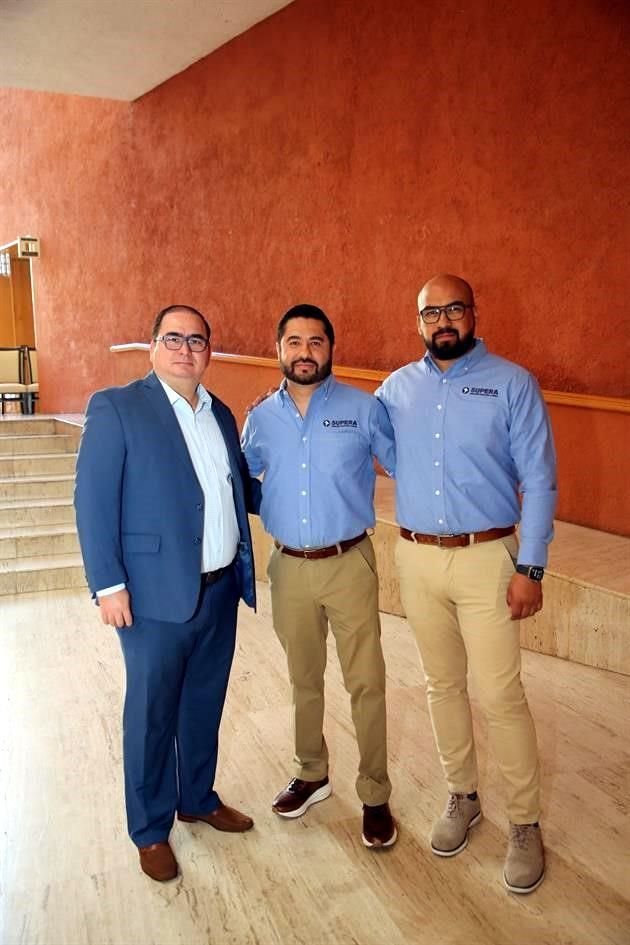 Carlos Hernández, Artur Martínez y Raúl Acevedo