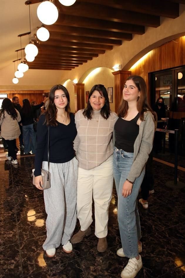 Paula Díaz, Maria Elena Renteria y María Elena Gutiérrez