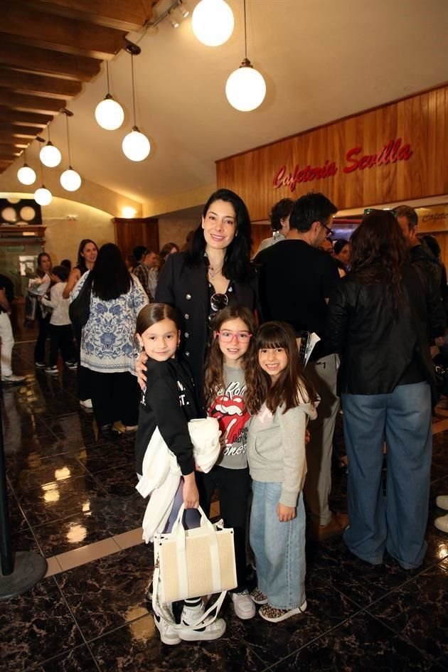 Arlen Valdez, Isabela Baca, Camil Flores y María Sofía Baca