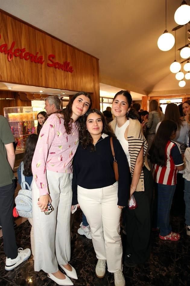 Elena Russo, Hanna Gallegos y Andrea Guerra