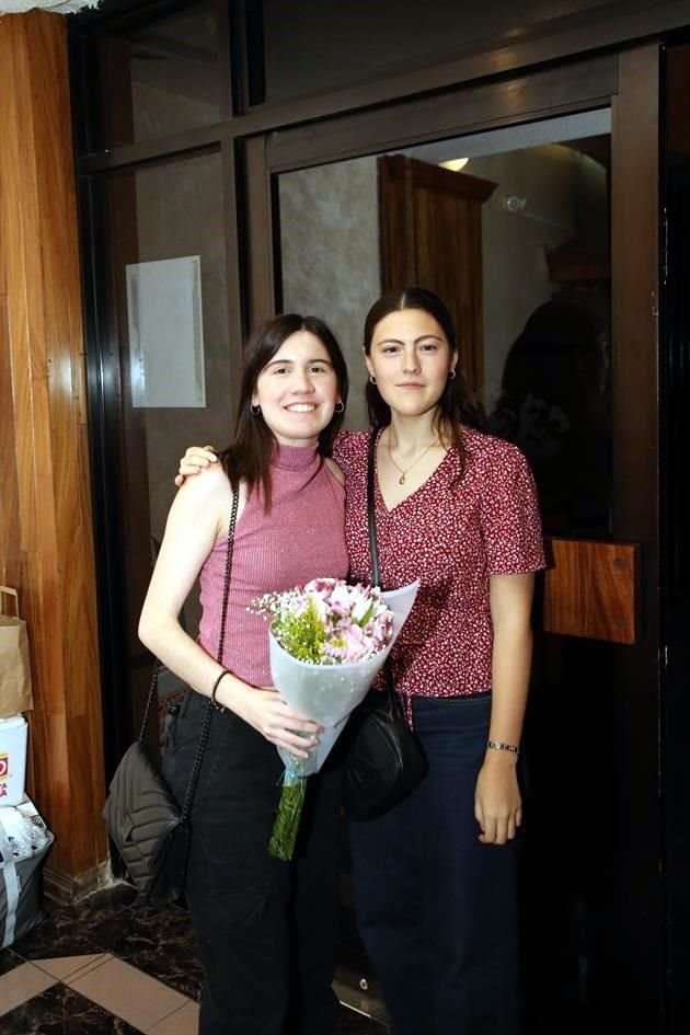 Anna Mena Elizondo y Cristina Castañeda