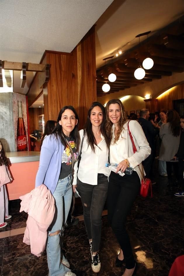 Claudia Julián, Laura Julián y Beatriz Javelly
