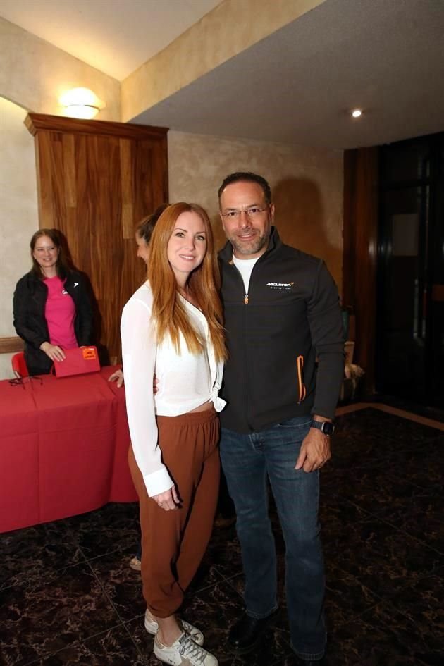 Alejandra Treviño y Fernando Robles