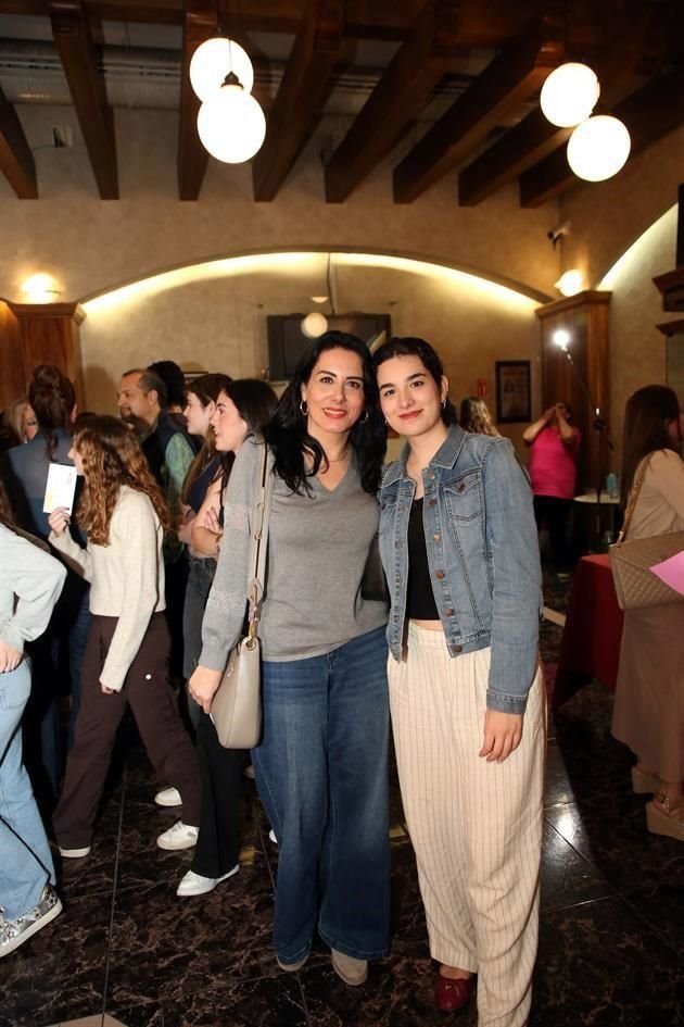 Mily Batarse de Ibarra y Eugenia Ibarra