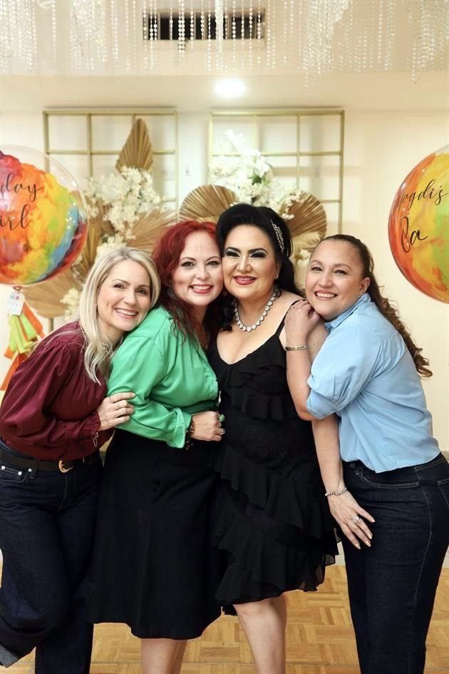 María Luisa Martínez, Monce Olveda, Magdis Ochoa y Ale Velázquez