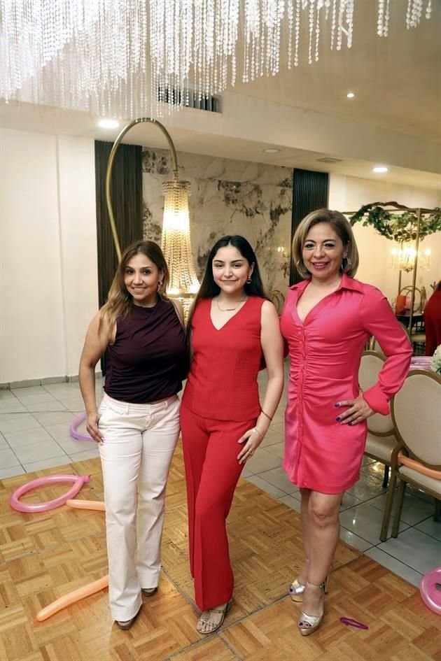 Aracely Padrón, Vanessa Ramírez y Yolis Langarica