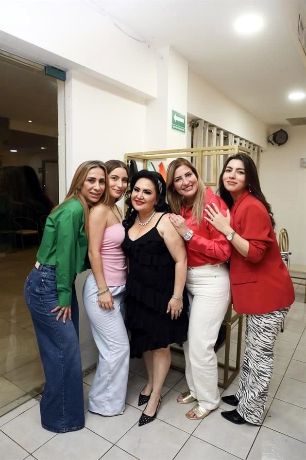Belinda Garza, Mia González, Magis Ochoa, Anabel Garza y Valery González