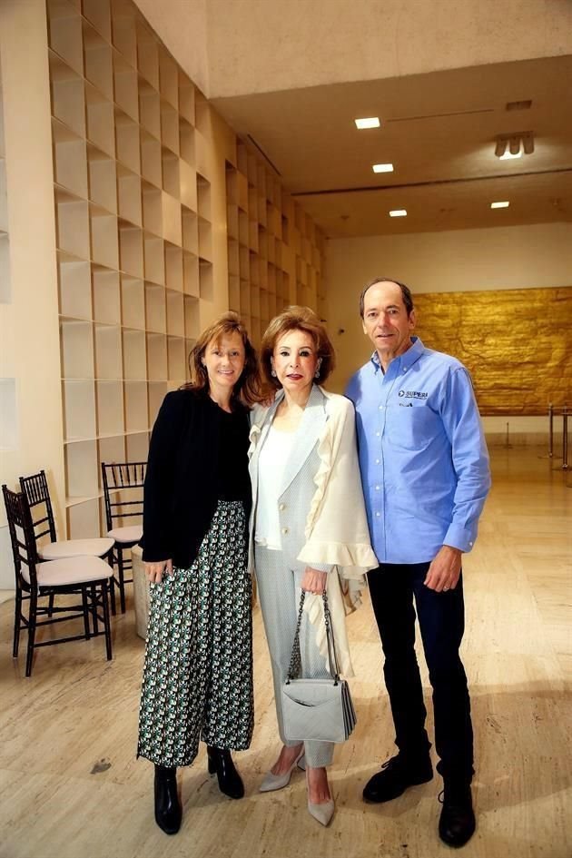 Hanna Woloski, Yolanda Santos de Garza y Federico Garza Santos