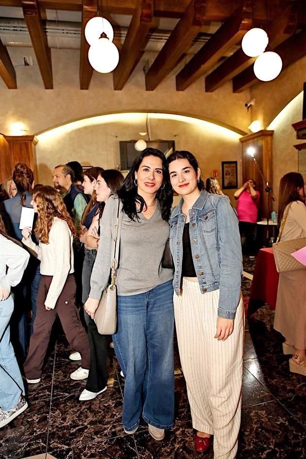 Mily Batarse de Ibarra y Eugenia Ibarra