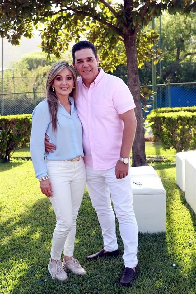 Ileana Niño de Rivera de Moreno y Rubén Moreno