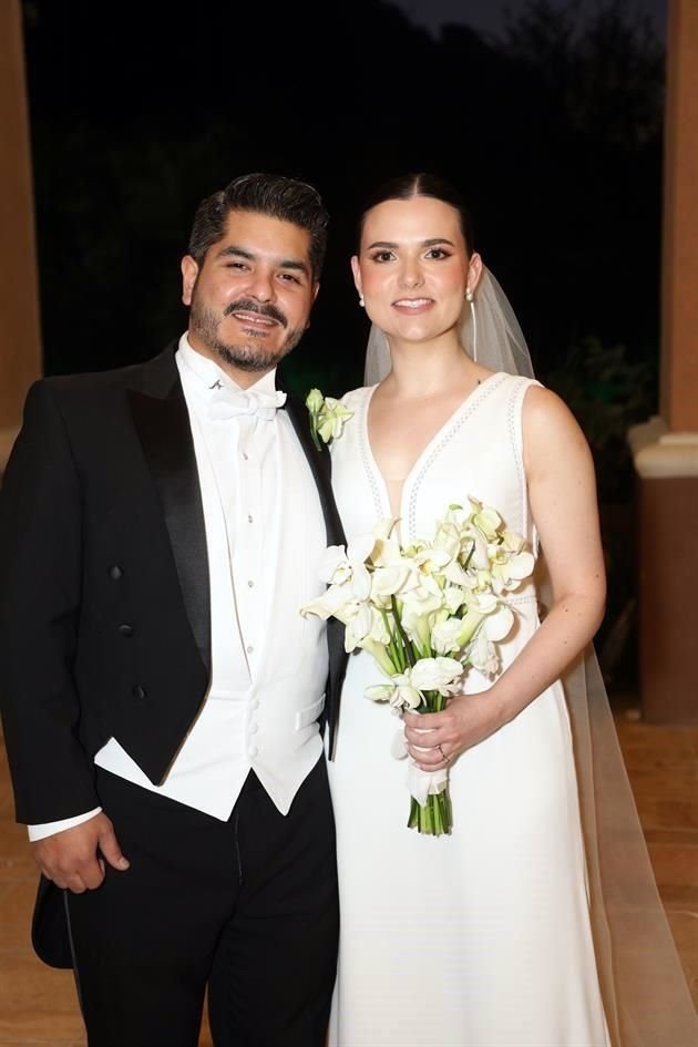 Adrián Fernández De la Garza y Alma Luz González Pedraza