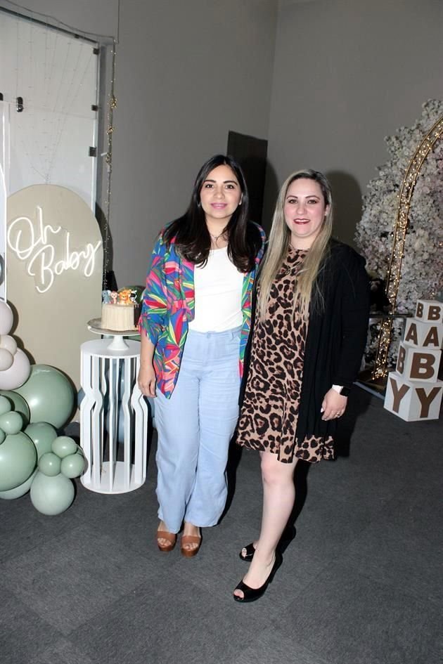 Alejandra Llanas y Diana Cavazos