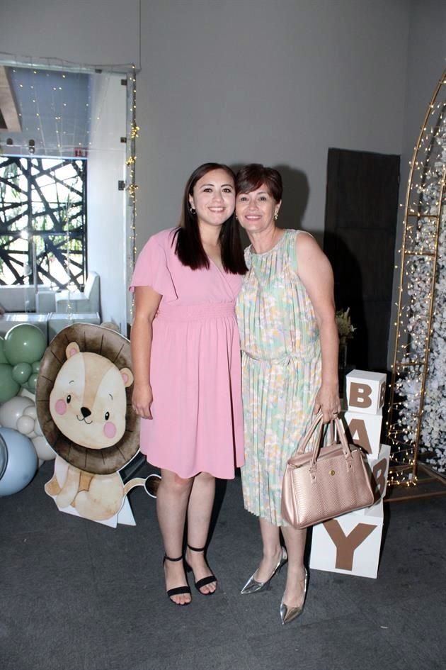 Cinthia De la Rosa y Julia Ibarra