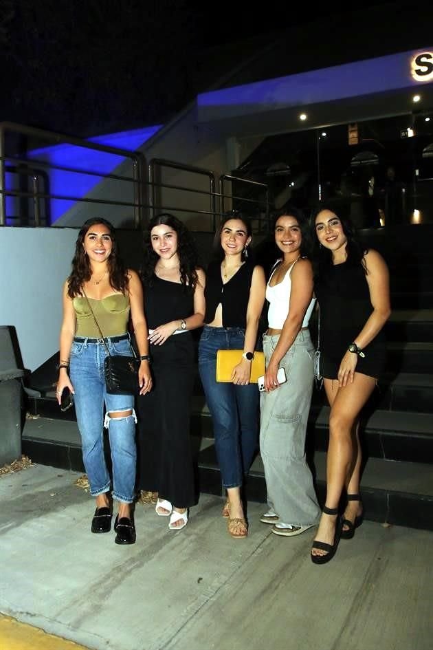 Valeria Moya, Katya Farías, Liz Garza, Mariana Cristan y Narda Medrano