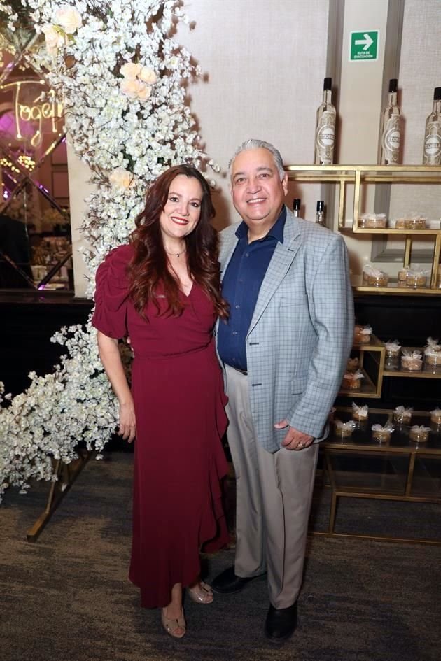 Ernesto Alcalá y Anastacia Garza